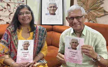 God Pradip Ji Mukherji Shares Godly Wisdom In A Transformative Baithak In Mumbai